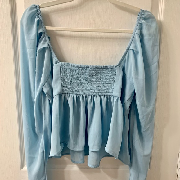 NWT Abercrombie Twist Front Blouse - Picture 3 of 8